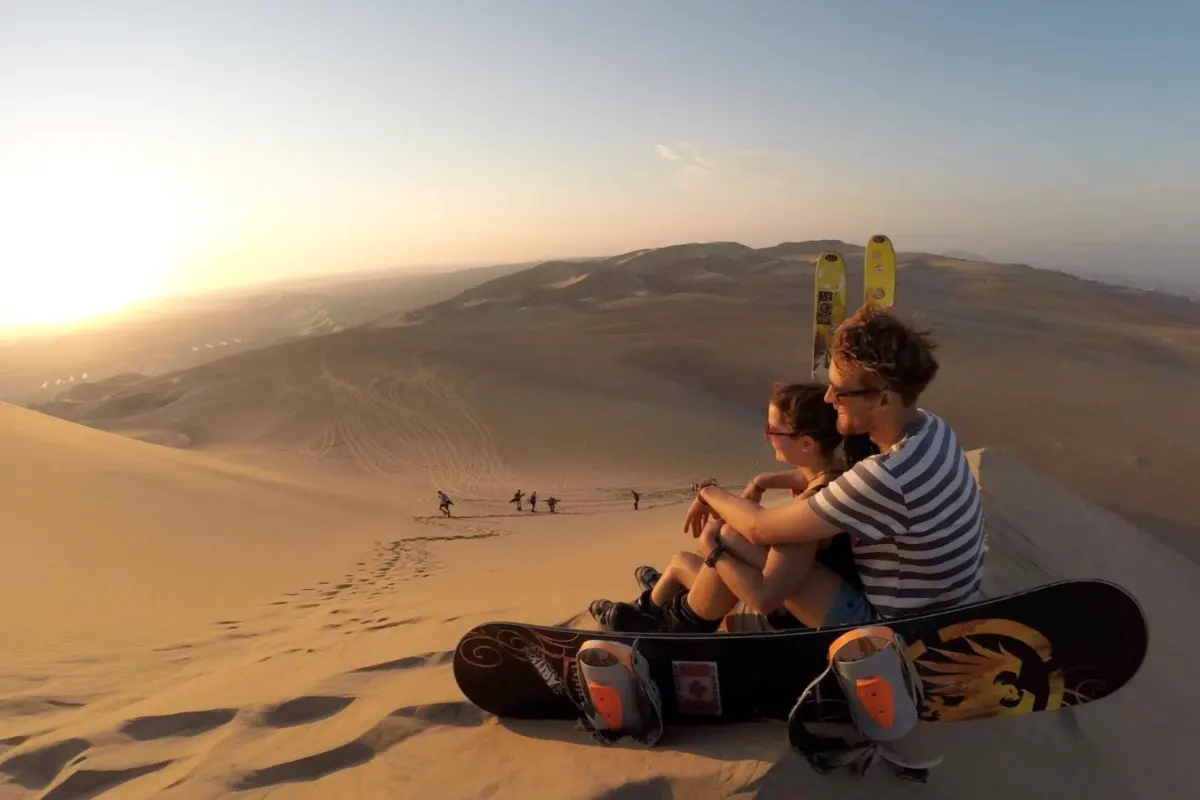 huacachina-sandboarding