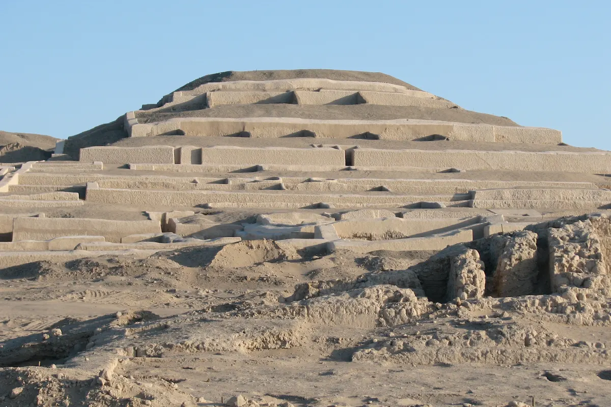 piramide-cachuachi-1